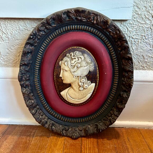 Vintage Ceramic Cameo Wall Hanging, Victorian Woman, Painted Velvet Border - Picture 6 of 16